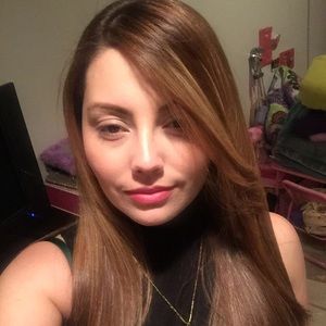 Meet your Posher, Alejandra